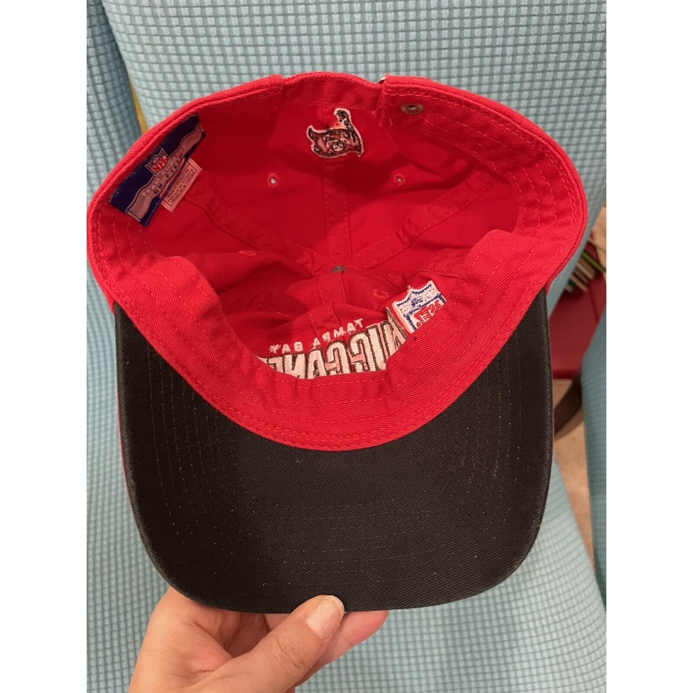 Tampa Bay Buccaneers NFL Official Strap Back Hat Cap Sideline Red Reebok - Picture 5 of 6